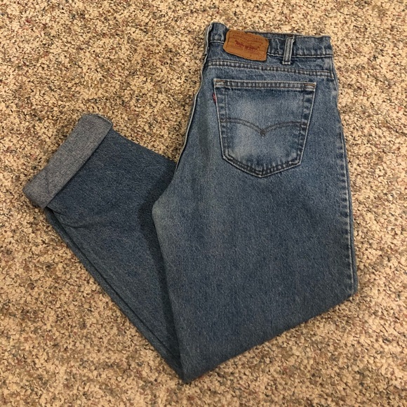 Vintage Levi Mom Jeans - Picture 4 of 9